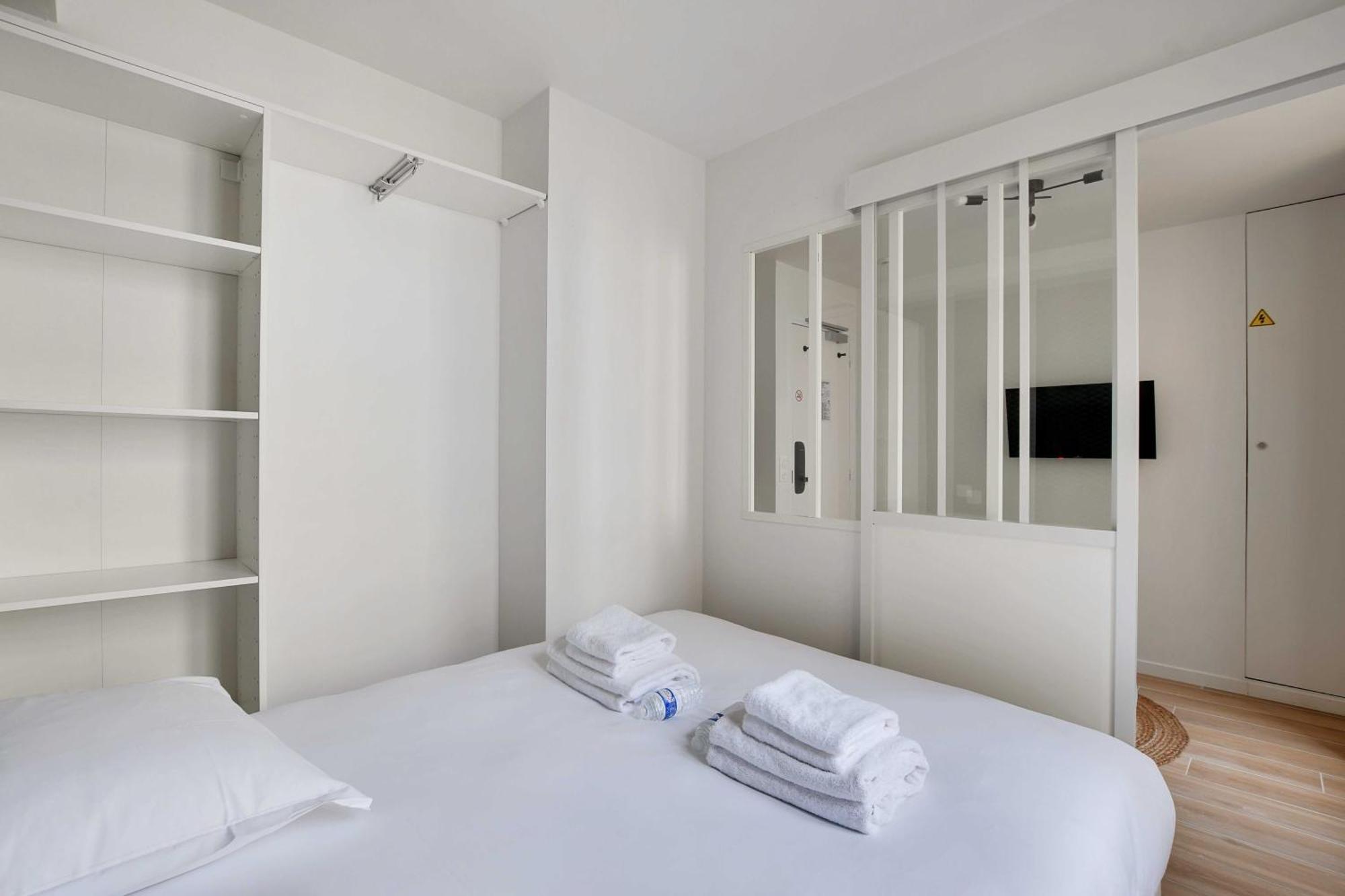 Newly Renovated Appartements Residence Republique Parijs Buitenkant foto